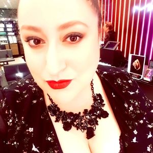 Meet your Posher, Lee